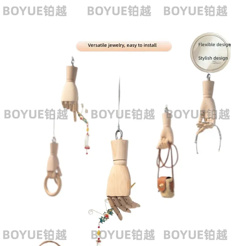 Body Jewelry In Store - حامل عرض خواتم على شكل يد